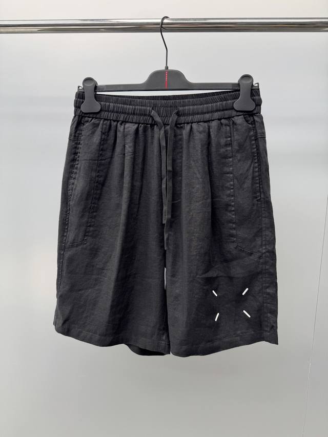 Margiela Linen Blend Casual Shorts. Made from carefully selected premium linen