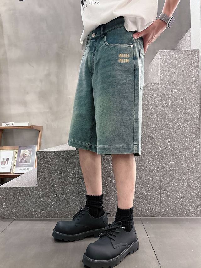 Miumiu Spring/Summer New Stretch Denim Shorts, Men's Premium Washed Fashionable