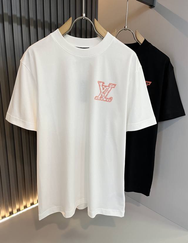 Louis Vuitt's Spring/Summer 2025 collection is now available! This incredibly st