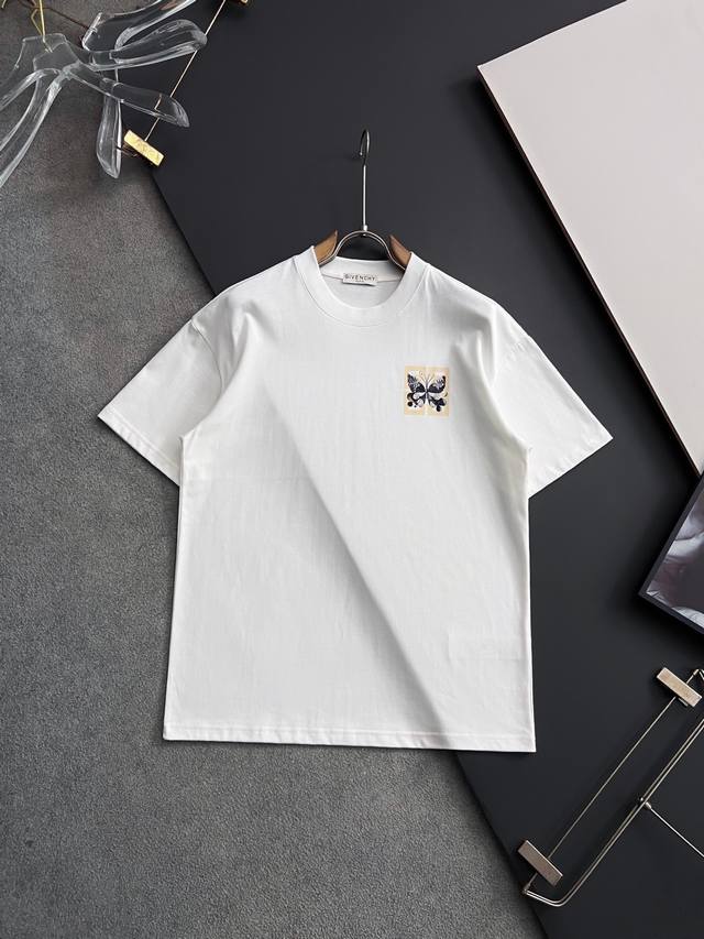 Givenchy 2025 New Arrival: Crew Neck Short-Sleeve T-Shirt. Made with premium Xi