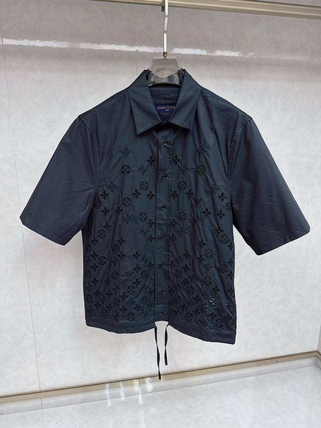 Lois Vitn 2025 Monogram Embroidered Short-Sleeve Shirt. Full-coverage embroidery