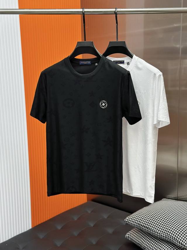 LV Louis Vuitton All-over Jacquard Logo Short-Sleeve T-Shirt A very simple and s