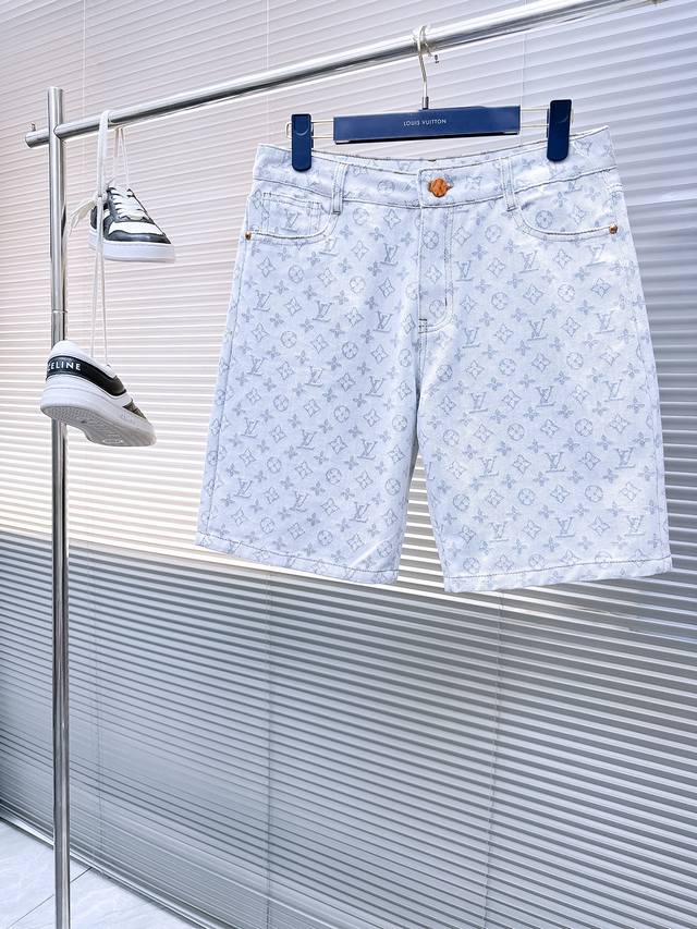 Lv 2025 New Arrival: Original single-piece denim shorts, meticulously crafted to