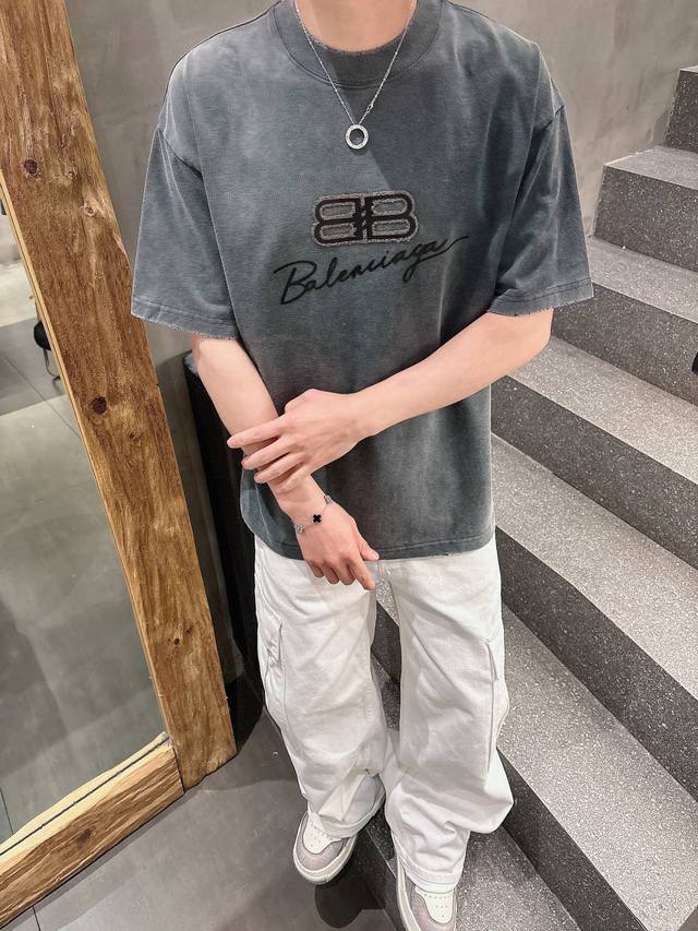 Paris 25Ss Spring/Summer New Distressed Logo Short-Sleeve T-Shirt A must-have it