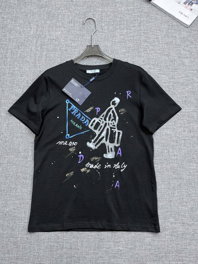 Prada 2025 New Arrival: Crew Neck Short-Sleeve T-Shirt. Made with premium Xinji