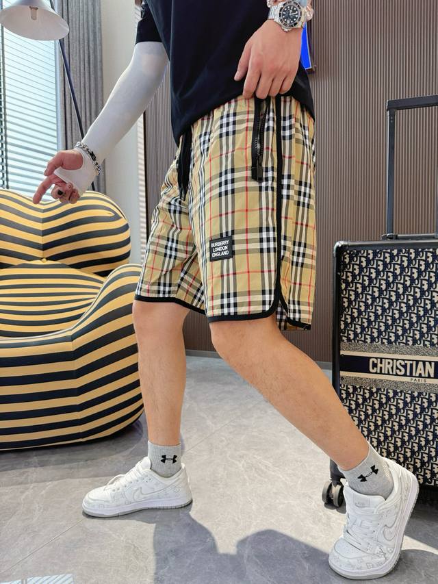 Burberry 2025 Summer New Men's Casual Shorts with All Labels Included. Made wit