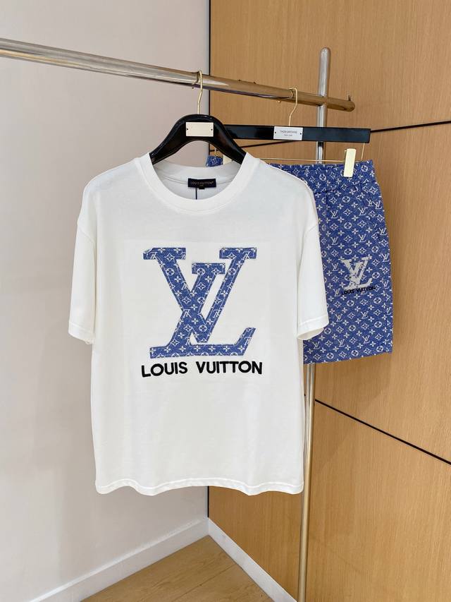 Lv 25 Spring/Summer New Arrival. This suit uses original boutique fabric to pres