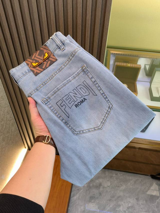 Fendi New Arrival 2680 Spring Festival Hot Item, Available in Department Stores