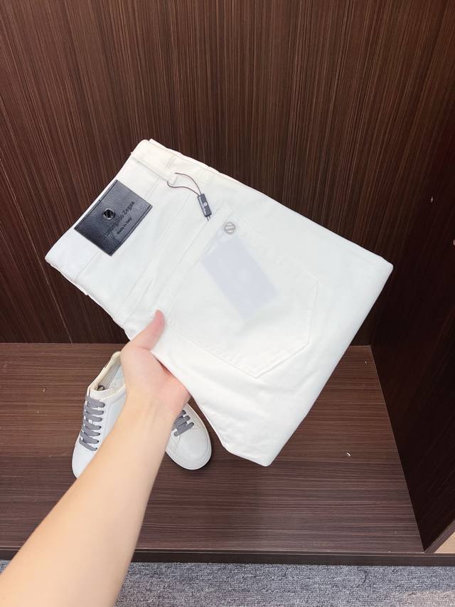 Available at Zegna official website and boutiques, original factory overrun, su