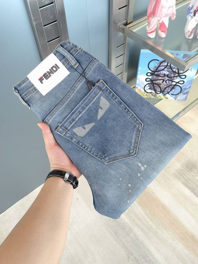 Fendi's new autumn/winter collection is now available! Original, best-selling j