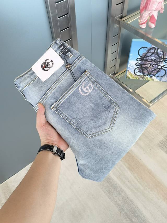 Gucci's new autumn/winter collection is now available! Original, best-selling j