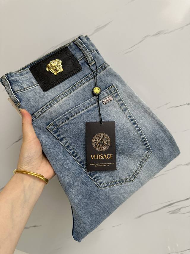 Available simultaneously on the Versace official website and in stores. A top-q