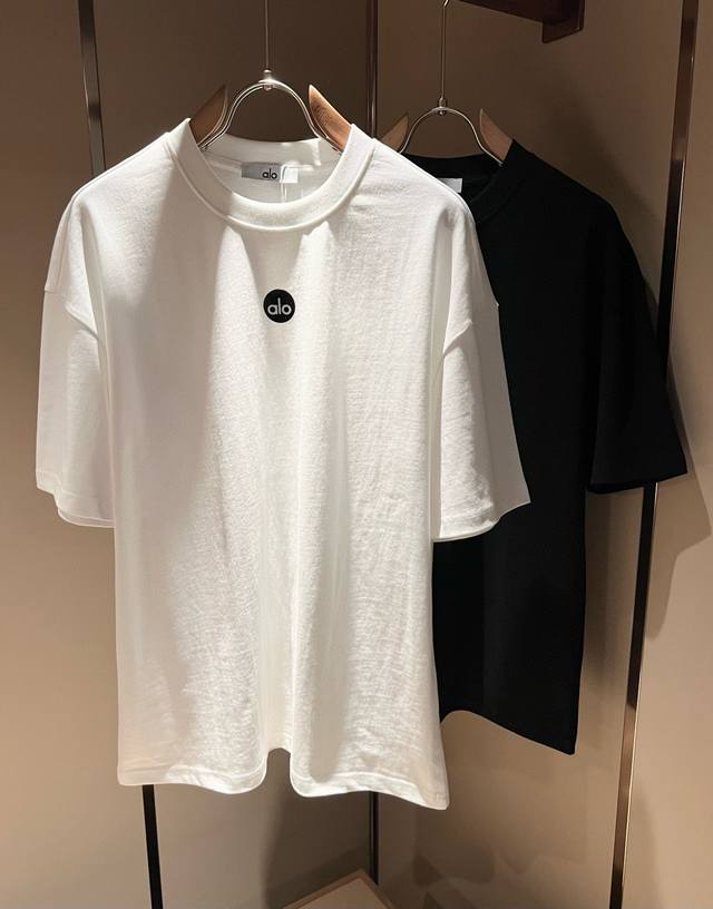 Alo's new Spring/Summer 2025 collection is now available! This incredibly stylis