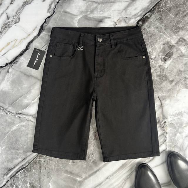 Ferragamo 2025 Summer European Boutique New Fashionable Aristocratic Trendsetter