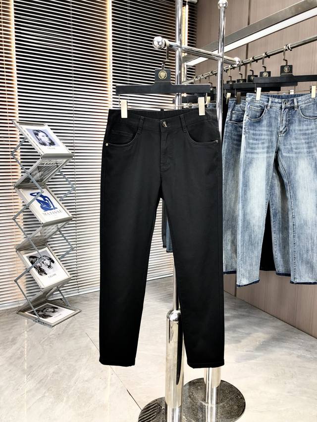 Moncler 2025 Summer New Arrival - In Stock! Original, best-selling jeans, super