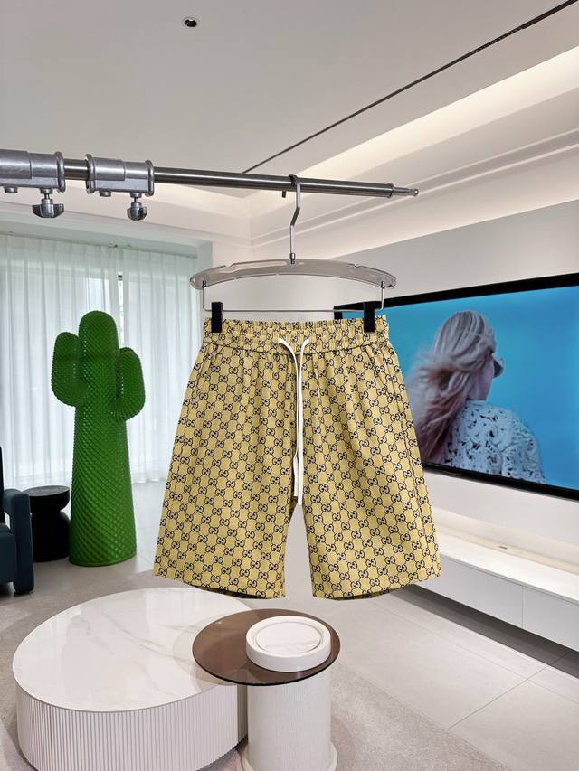 Gucci 2025 Summer New Men's Casual Shorts with All Three Labels Complete. High-