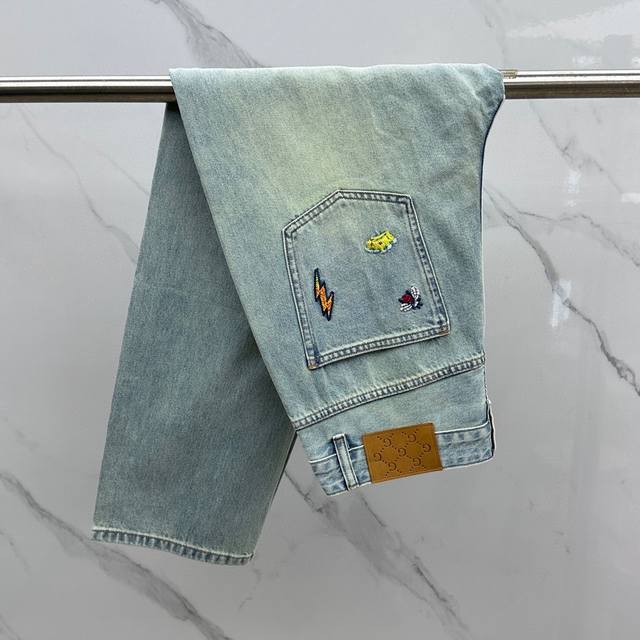 G brand new wide-leg straight-leg jeans. Comfortable and breathable denim fabric