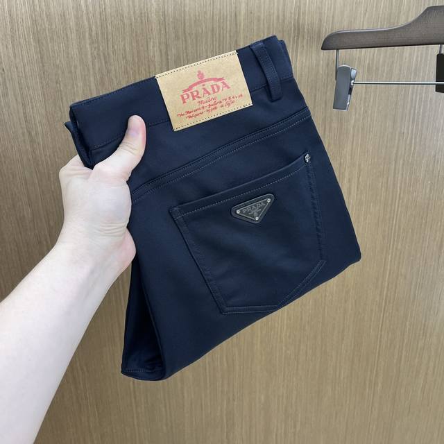 Price p revised for autumn/winter PD 2540. New autumn/winter casual jeans, avai