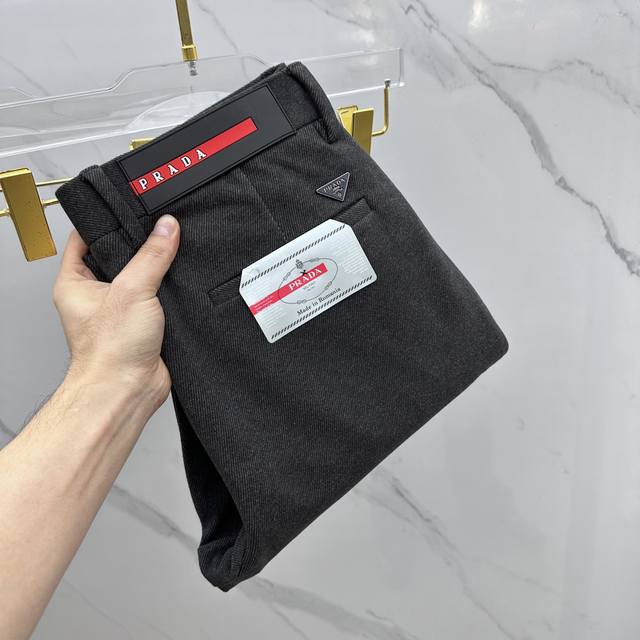 Prada 2025 Winter New Arrival Casual Trousers, Thick Style, Available Simultane