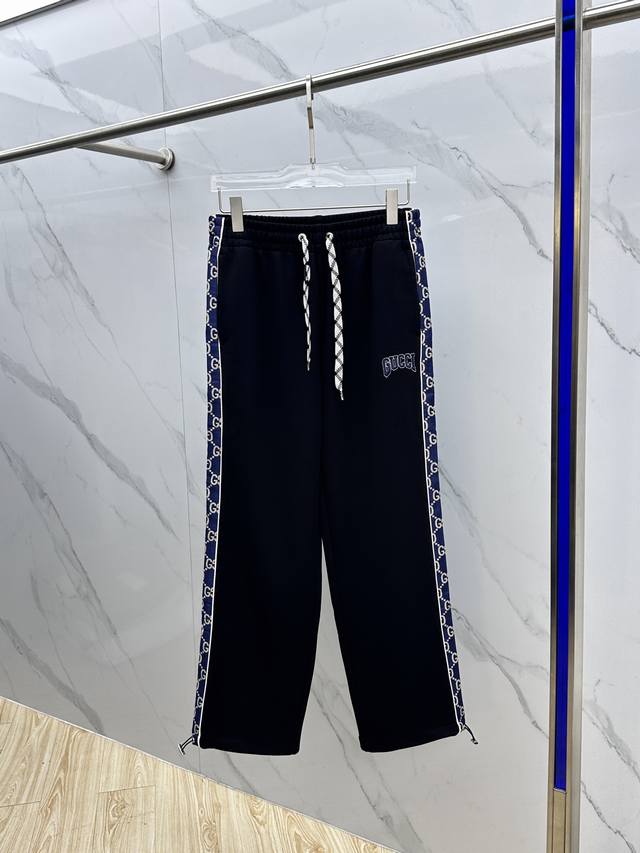 Gucci 2025 Autumn/Winter New Straight-Leg Wide-Leg Pants. The loose fit flatters