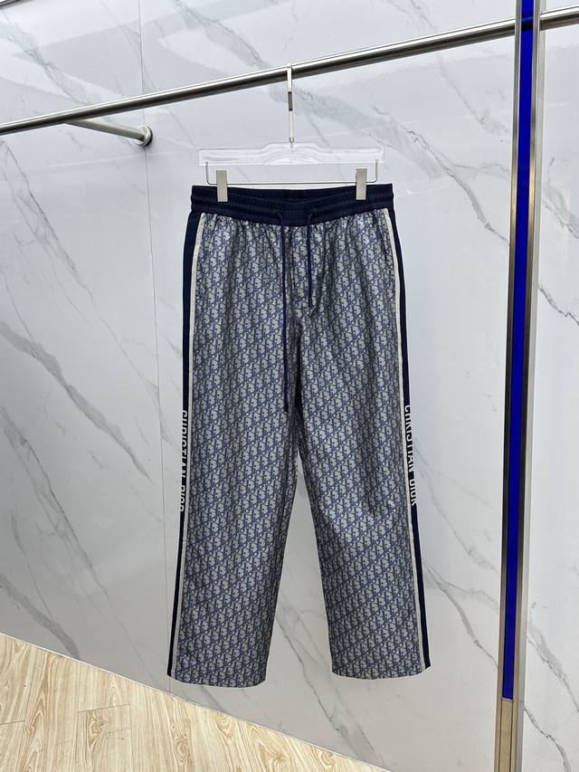 Dior 2025 Autumn/Winter New Straight-Leg Wide-Leg Pants. The loose fit flatters