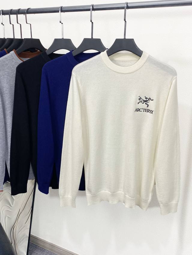 New Arrival: Arc'teryx Logo Embroidered Wool and Cashmere Knit Crew Neck Sweater