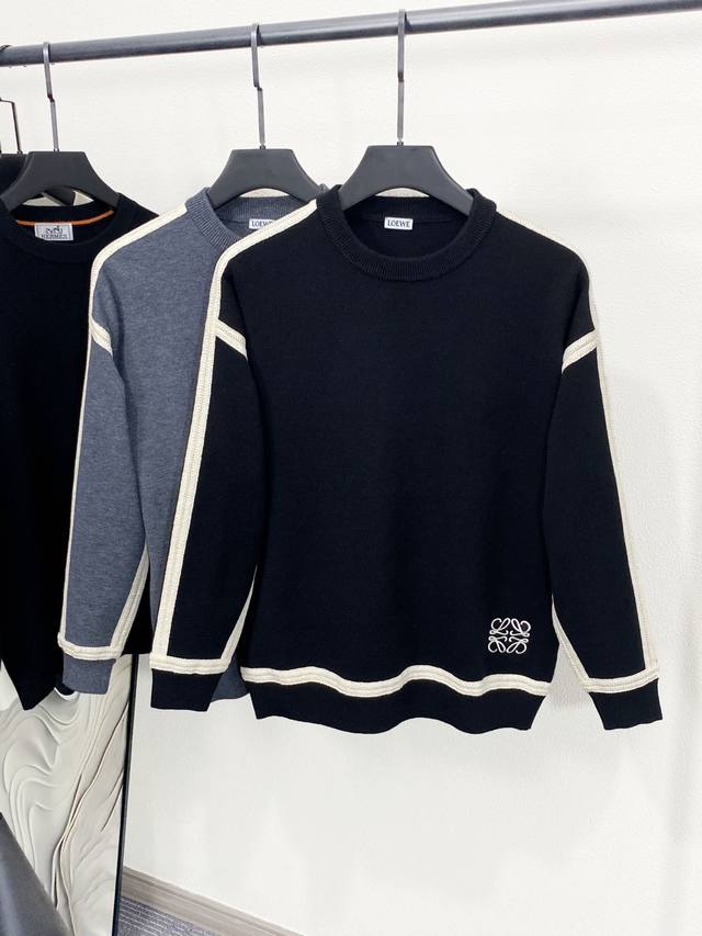 Loew2025Fw Autumn's Newest Style: Side-embroidered Wool Knit Crew Neck Sweater!