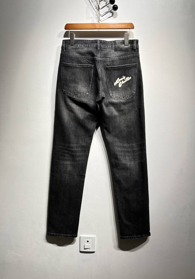 New Autumn/Winter Arrival! 1V Minimalist Style, One in a Million, Top-Quality So