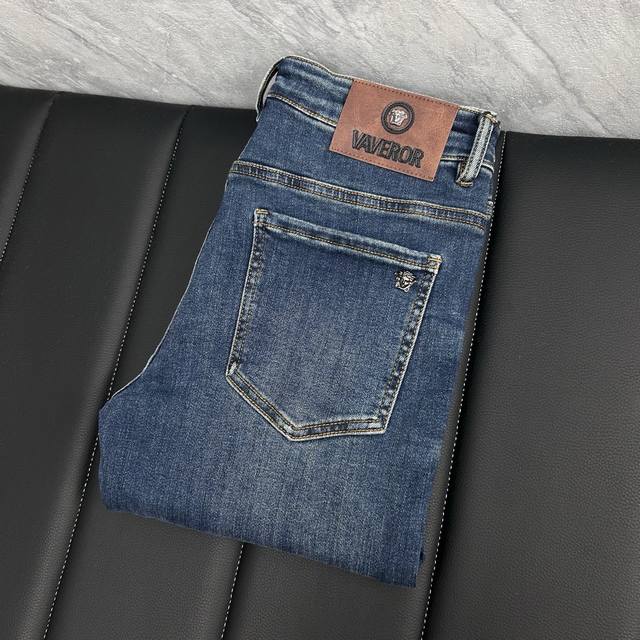 Fans'' Autumn/Winter New Men's Jeans. Made with selected imported denim fabric,