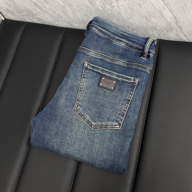 Dg''New Autumn/Winter Men's Jeans: Made with imported denim fabric, featuring he