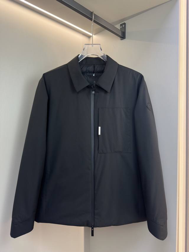 Moncler 2025 New Collared Jacket This Moncler jacket features a classic shirt si