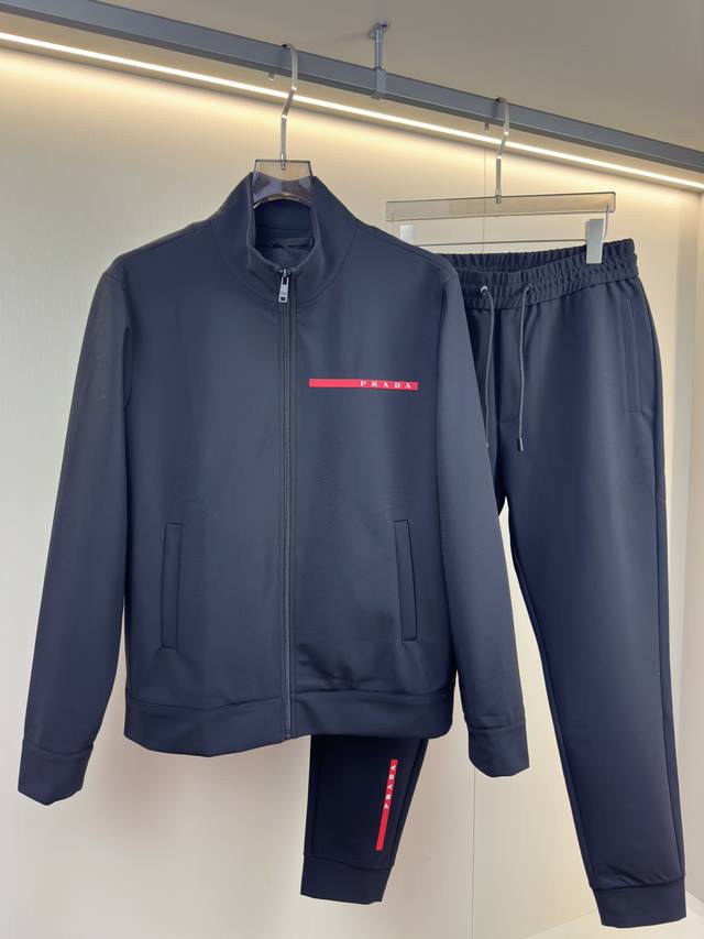 Set 25 Autumn/Winter New Arrivals# Prada's latest early autumn fashion stand-up