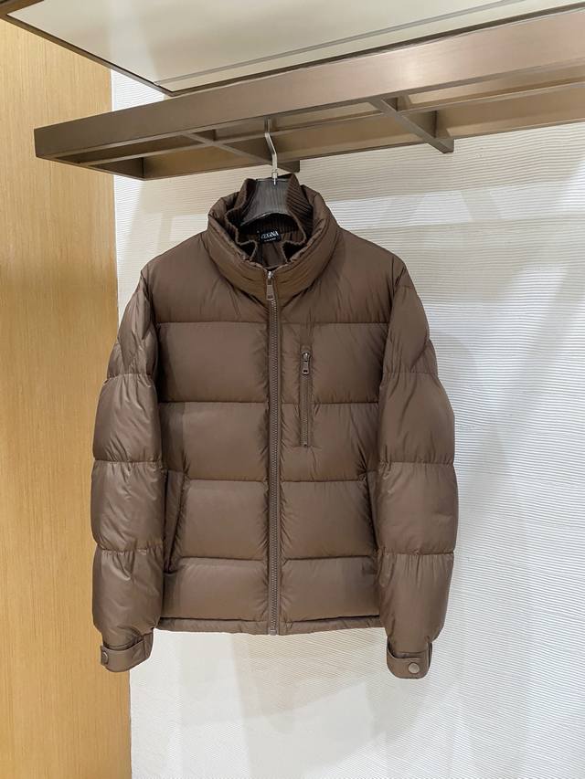 Zegna down jacket, good fit, lightweight and comfortable. Sizes: M-3XL. Colors: