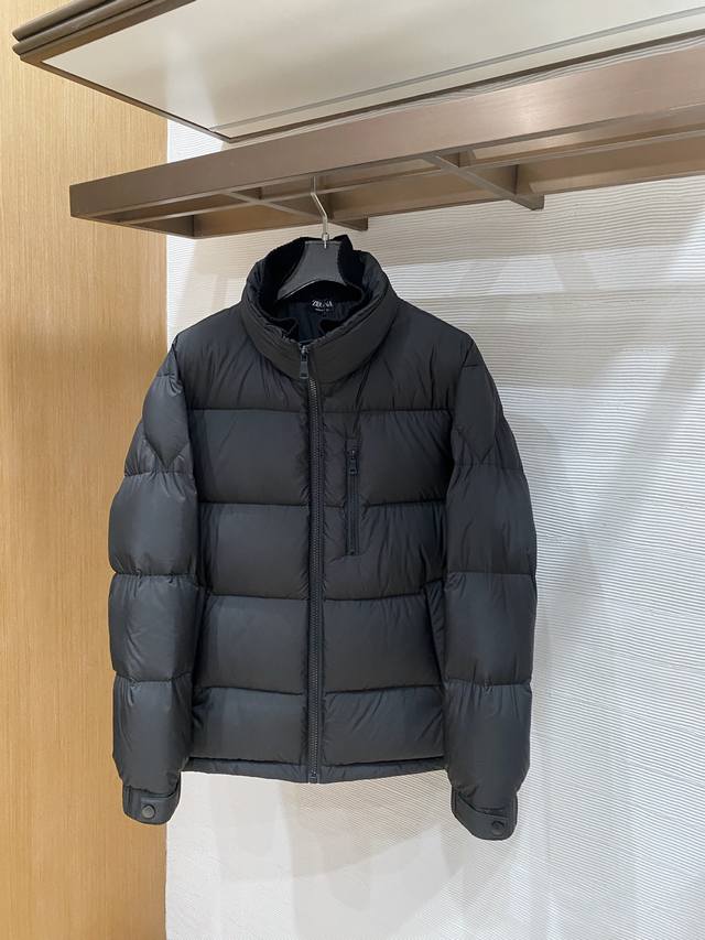 Zegna down jacket, good fit, lightweight and comfortable. Sizes: M-3XL. Colors: