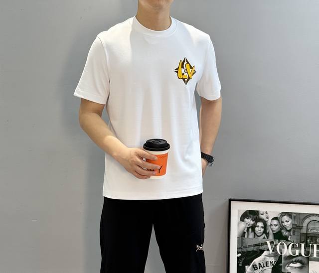 Louis Vuitton * 25S New Modal T-Shirt. This base layer shirt has a basic design