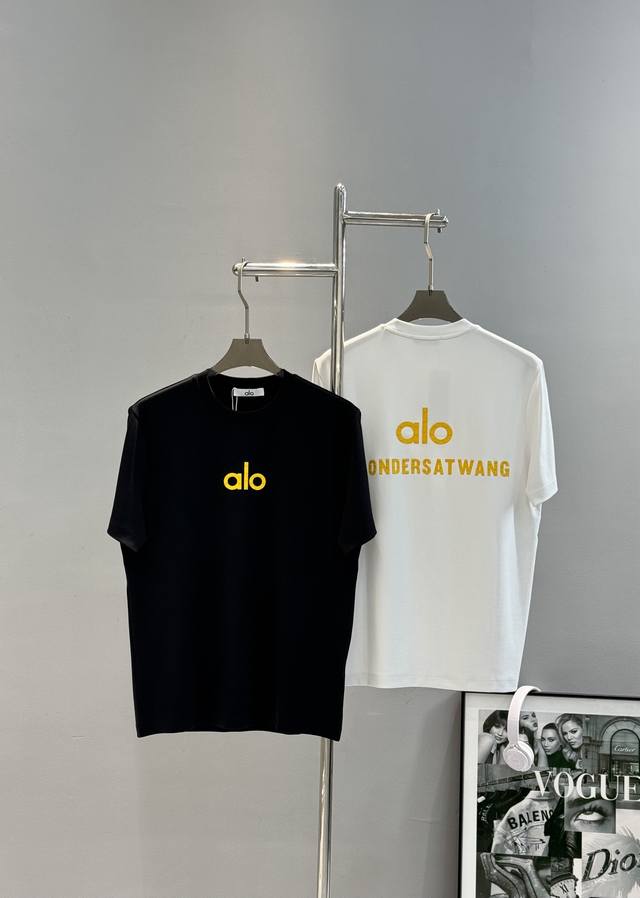 Alo*25S New Modal T-shirt. Color-blocked design. Classic brand lettering on the