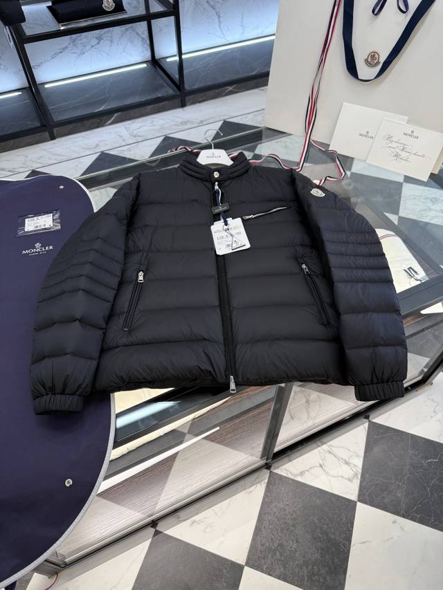 Moncler Fall/Winter New Souillet Motorcycle Jacket Down Jacket. The cut is reall