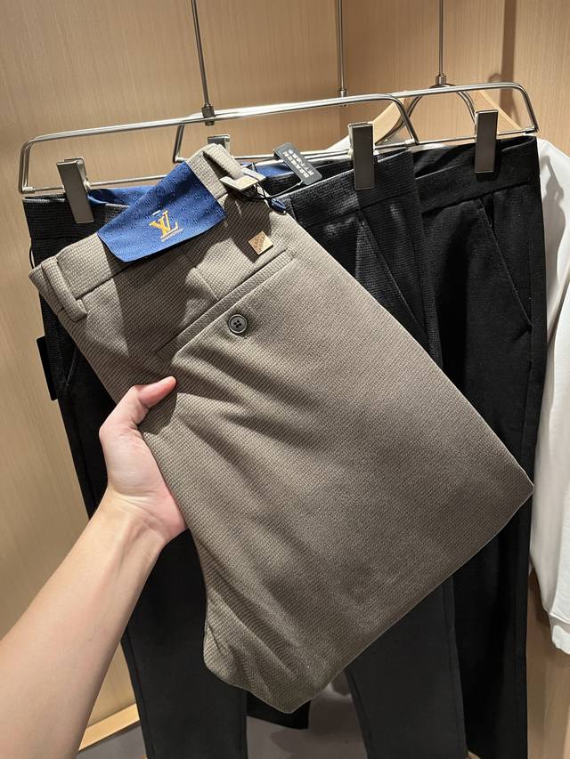 Louisvuitt*Louisvuitt 2025 Autumn/Winter New Men's Casual Cashmere Trousers. The