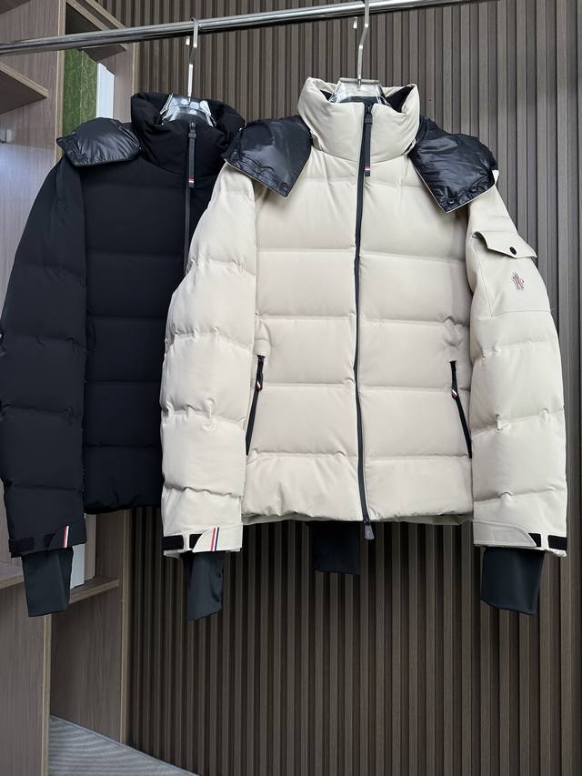 Moncler 25Fw Autumn/Winter New Down Jacket. Made with imported fabric, full of
