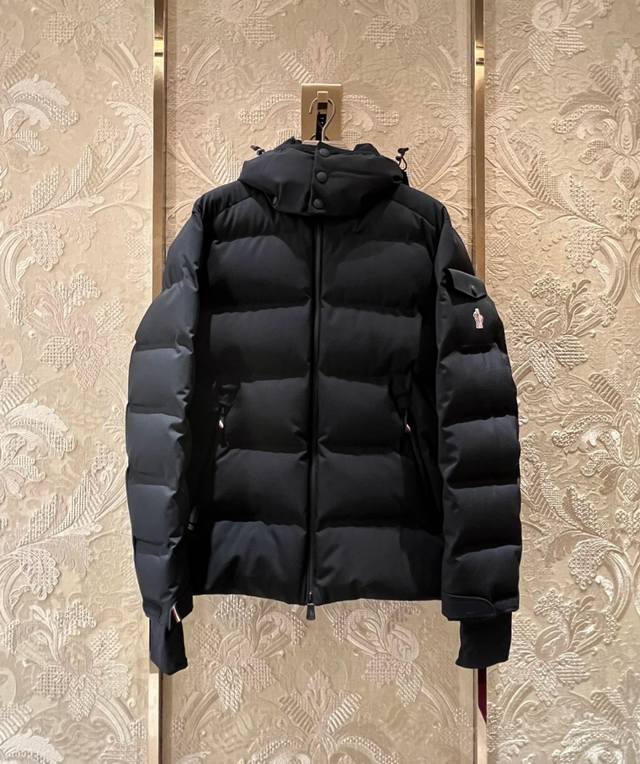 Moncler Montgetech premium men's short down jacket. Actual photos from the store