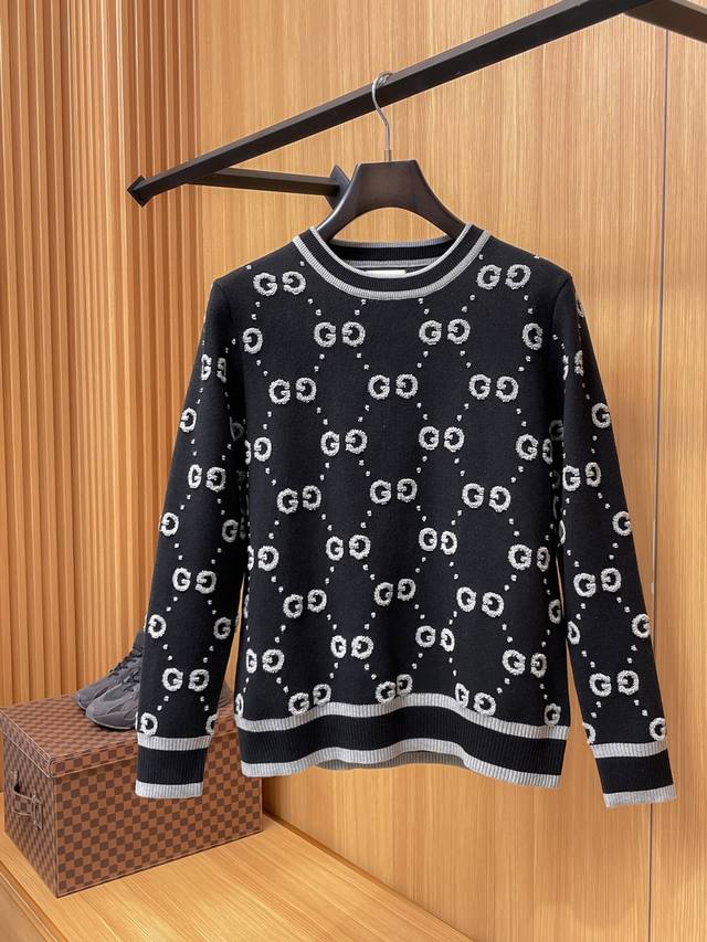 Gucci Fall/Winter Classic Crew Neck Wool Sweater, Excellent Condition!!! Wool bl