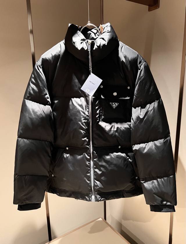 prad*A Prada 2025 Autumn/Winter Unisex Down Jacket, In Stock! Prada has reintrod