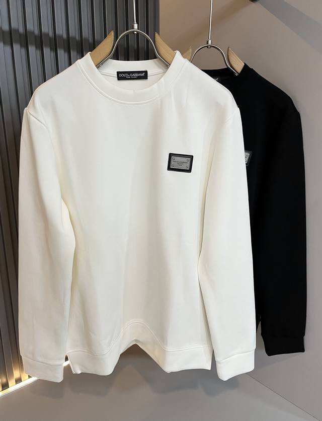 Size fits up to 240 lbs. Dolce & Gabbana 2025 Autumn/Winter New Unisex Long-Sle