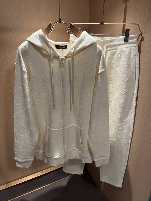 Louis Vuit*On 2025 Fall/Winter Monogram Collection! Unisex Sets! The new high-en