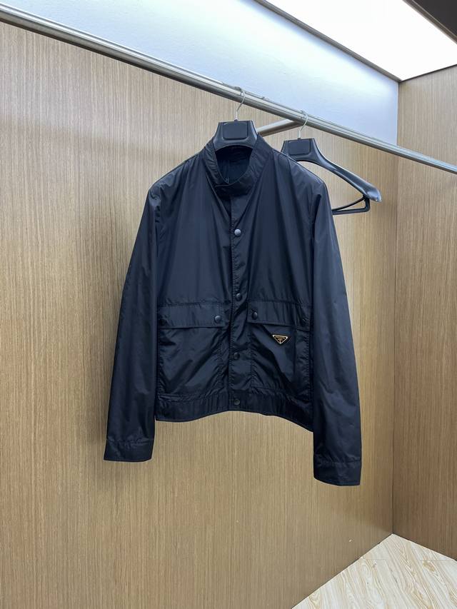 Autumn/Winter Exclusive Supply of the Latest Fashionable Lightweight Jacket. A c