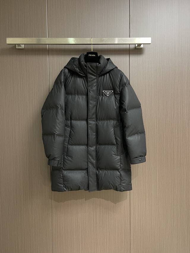 Prada 2025Ss New Style Long Hooded Down Jacket. This mid-length hooded down jac