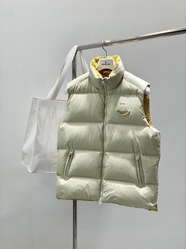 Moncler, 2025 Winter New Arrival, available in department stores, original quali