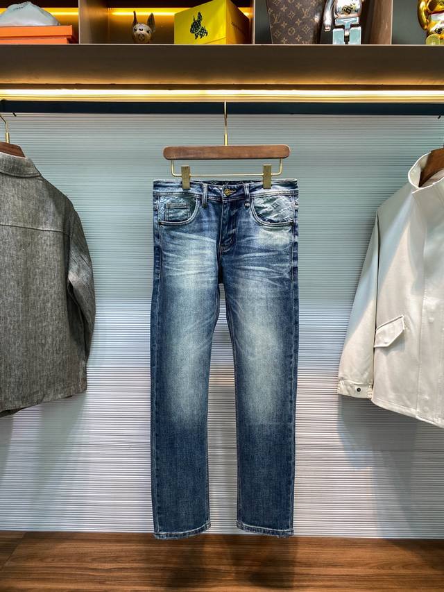 LV25Fw Autumn/Winter New Blue Washed and Distressed Denim Jeans, Men's Classic M
