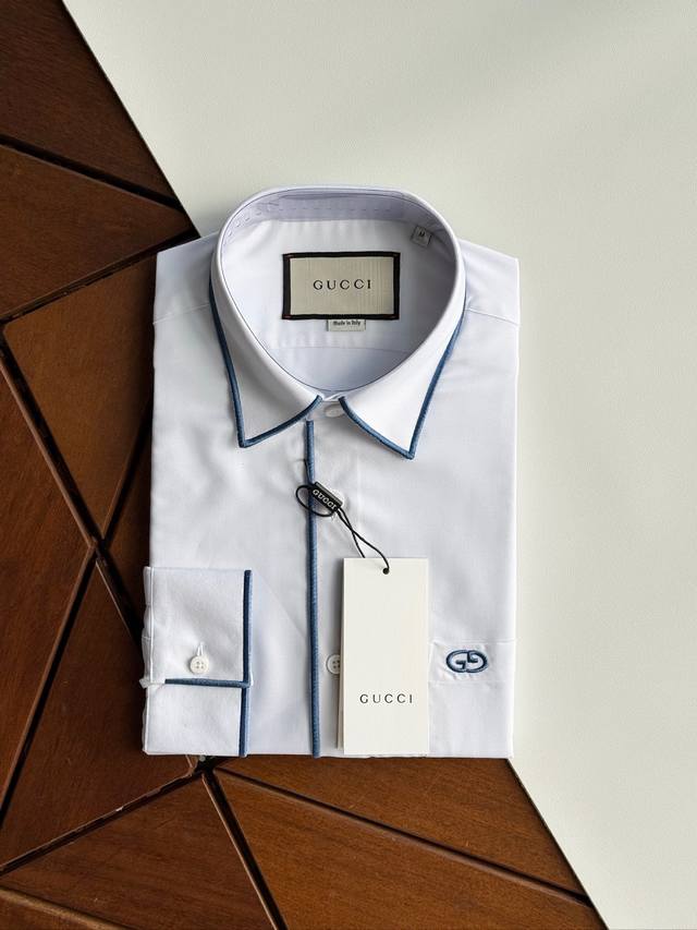 Gucci, new 2025 model, available on the official website. Heavy-duty embroidery,