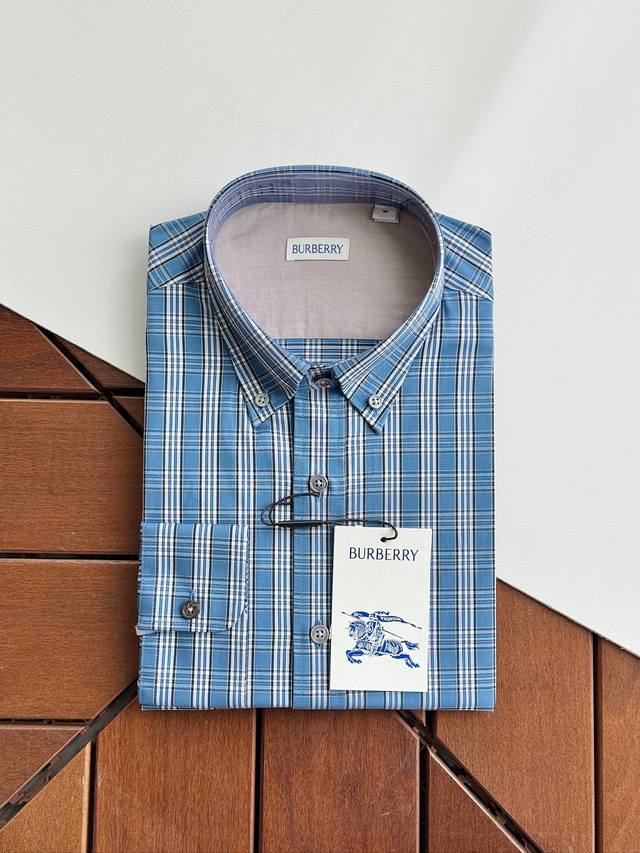 Navy blue details, your favorite Burberry yarn-dyed check shirt is here, a gent